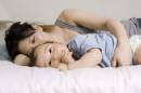 La Suède déconseille le sommeil partagé avec bébé