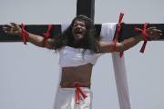 Le Vendredi saint aux Philippines Comme chaque Vendredi saint aux Philippines, une foule fervente se...