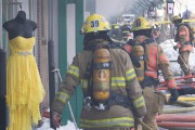 Incendie «hors de contrôle» dans une boutique de robes de mariage Incendie «hors de contrôle» dans une boutique de robes de mariage
