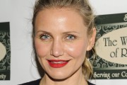 Cameron Diaz Book Signing at Bookends Bookstore Cameron Diaz Book Signing at Bookends Bookstore