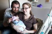 Le premier bébé de l'année arrive deux minutes après minuit - image 1.0 La petite Madison est née deux secondes après... (Patrick Woodbury, LeDroit) - image 1.0