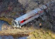 Le déraillement d'un train de passagers de... (Photo Craig Ruttle, AP) - image 3.0