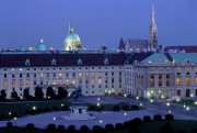 La Heldenplatz, place historique de Vienne. ... (PHOTO MANFRED HORWARTH, FOURNIE PAR TOURISME VIENNE) - image 1.0
