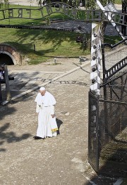 Le pape recommande aux jeunes l'Évangile comme GPS - image 2.0 L'un des moments les plus marquants du séjour... (REUTERS) - image 2.0