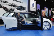 France Paris Motor Show - image 5.0 Le responsable de la marque Volkswagen, Herbert Deiss,... - image 5.0