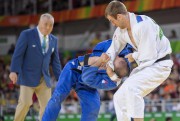 Arts martiaux: à chacun son style - image 2.0 Le judoka Antoine Valois-Fortier, à droite, aux Jeux... (RYAN REMIORZ, ARCHIVES LA PRESSE CANADIENNE) - image 2.0