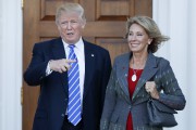 Trump - image 2.0 Le président désigné Donald Trump avait reçu, le... (photo Carolyn Kaster, AP) - image 2.0