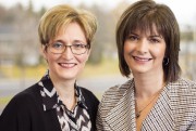 LA RÉPONSE - image 3.0 Guylaine Lafleur et Nathalie Bachand, de Bachand Lafleur... (PHOTO Armando Borges, fournie par Bachand Lafleur Groupe conseil) - image 3.0