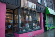La boutique Mika est un magasin de vêtements... (PHOTO CATHERINE LEFEBVRE, COLLABORATION SPÉCIALE) - image 1.1