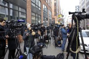 France Sarkozy - image 2.0 Une foule de reporters s'est massée mardi devant... (AP) - image 2.0