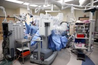Пять хирургических роботов Да Винчи безупречно работают в Квебеке