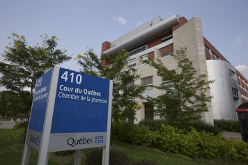 Agression sexuelle d'une adolescente: trois accusés détenus à domicile