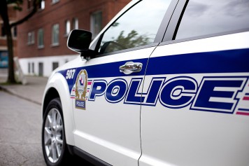 Une femme assassinée à Laval, le suspect en fuite