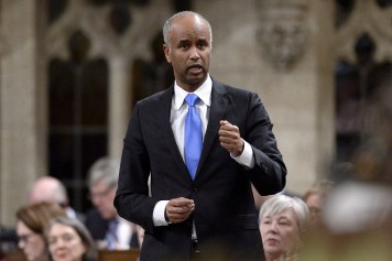 Ottawa éliminera la loterie pour le regroupement familial