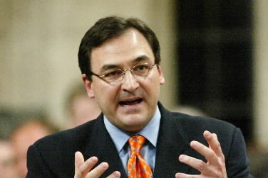 L&#39;ancien ministre libéral Martin Cauchon nie des allégations - 25524