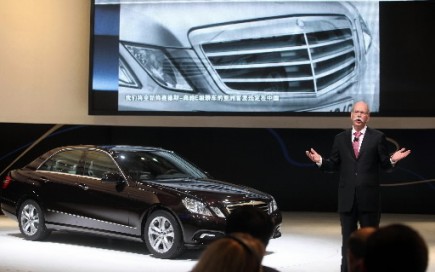 Mercedes-Benz: nouveau record de ventes en 2011 Mercedes-Benz est à couteaux tirés avec Audi pour... (Photo: Agence France-Presse)