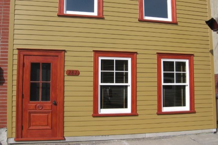 Choisir une porte d'entrée La cote énergétique d'une porte de bois massif,... (Photo: Menuiserie Delisle)