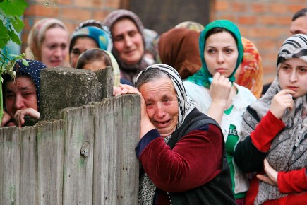 En Tchétchénie, des femmes ont exprimé leur peine,... (Photo AP)