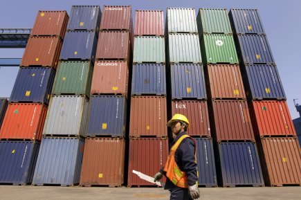 L'OMC prédit un ralentissement du commerce mondial En 2013, le commerce mondial «restera atone», a... (Photo Jason Lee, Reuters)