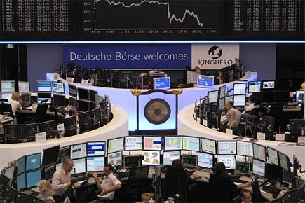 Les Bourses européennes scrutent le plan espagnol Vers 7h20 (heure de Montréal), Paris affichait une... (Photo: Reuters)