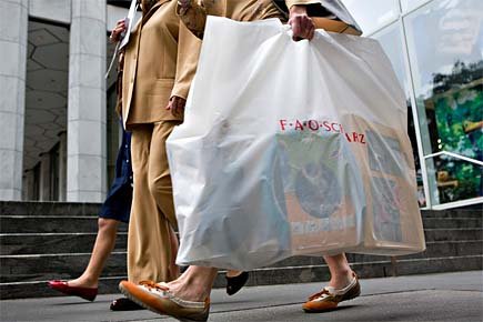 Les Canadiens profitent des aubaines américaines En juin, la franchise limite est passée à... (Photo: archives Bloomberg News)