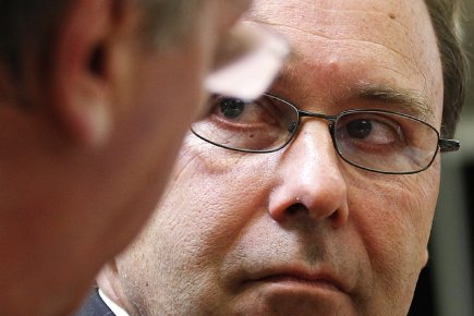 Croyez-vous la version de Marc Bellemare? Vos commentaires Marc Bellemare soutient avoir subi des pressions d'argentiers... (Photo: Reuters)