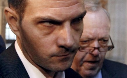 Olivier Metzner ne défendra pas Jérôme Kerviel en appel Jérôme Kerviel arrive au tribunal correctionnel de Paris... (Photo AFP)