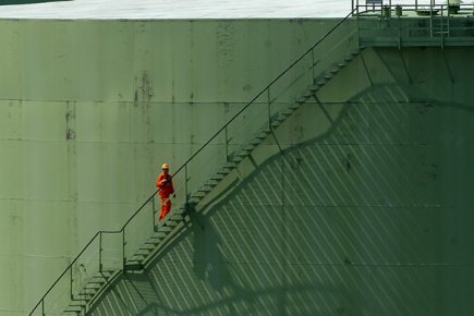 Pétrole: le prix du brut recule fortement Sur le New York Mercantile Exchange (Nymex), le... (Photo Reuters)