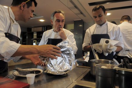 Canada: signal encourageant envoyé à l'économie Les industries des hôtels et des restaurants, dans... (Photo Manu Fernandez, archives Associated Press)
