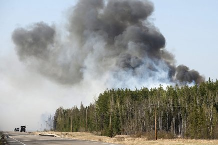 Alberta: la production pétrolière affectée par les incendies de forêt Le fonctionnement de plusieurs compagnies pétrolières est affecté... (Photo: PC)
