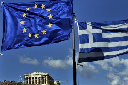 La sortie de la Grèce de la zone euro continue à faire débat L'option d'une sortie de la zone euro est... (Photo AFP)