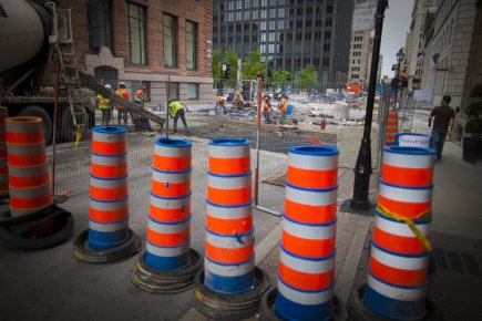 Plusieurs employés choisissent de jeter l'éponge et de rester carrément chez eux plutôt que d'aller affronter les cônes orange sur les routes. Plusieurs employés choisissent de jeter l'éponge et de... (Photo André Pichette, La Presse)