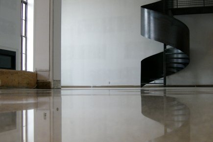 Le béton, plus brillant que jamais La brillance de ce plancher de béton a... (Photo: Béton Prestige)