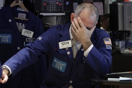 Vers 10h40, le Dow Jones Industrial Average lâchait... (Photo: Richard Drew, AP)