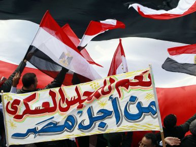 Les sympathisants pro-militaires se sont massés sur la... (Photo: Amr Abdallah Dalsh, Reuters)