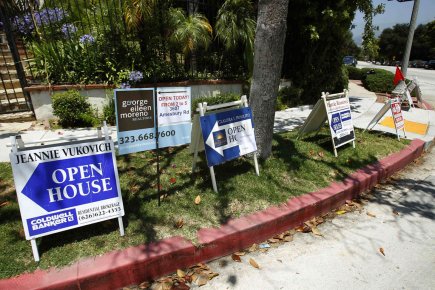 Les ventes résidentielles canadiennes ont reculé de 4% en juin Le prix moyen des maisons vendues au pays... (Reuters)