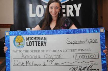 Amanda Clayton a remporté un million de dollars... (Photo: AP/Michigan Lottery/Detroit Free Press)