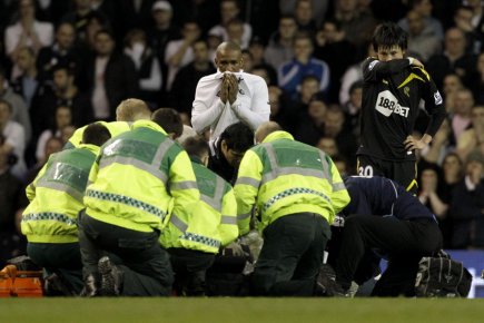 Fabrice Muamba toujours dans un état critique Le milieu de terrain de Bolton Fabrice Muamba... (Photo: AP)