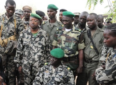 La junte au pouvoir au Mali cherchait dimanche à consolider son pouvoir  après... (Photo: Habibou Kouyate, AFP)
