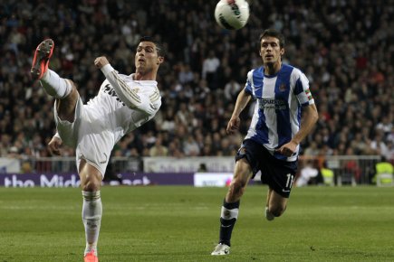 En marquant deux buts, Cristiano Ronaldo (gauche) a... (Photo : Juan Medina, Reuters)