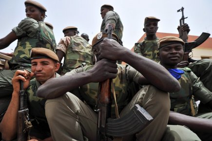 Ces soldats ont participé au coup d'État ayant... (Photo:  Issouf Sanogo, AFP)