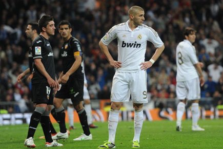 Le suspense est officiellement relancé en Championnat d'Espagne: le Real Madrid... (Photo: AFP)