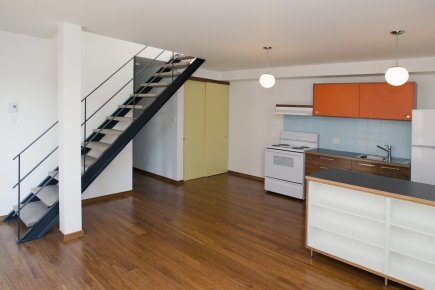 Des locations haut de gamme Les logements avec mezzanine ne sont accessibles que... (Photo Alain Roberge, La Presse)