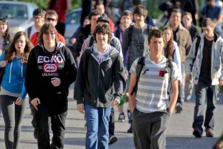 Rentrée 2012: nouvelles attestations d'études collégiales Plus de 169 000 élèves sont inscrits cet... (Martin Roy, LeDroit)