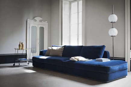 Des tons de bleu aux effets calmants Ce superbe canapé bleu saphir, de la collection... (Photo fournie par Flexform)