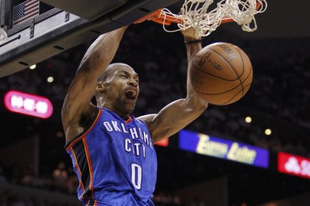 Russell Westbrook, du Thunder, a réussi un «dunk»... (Photo: Reuters)