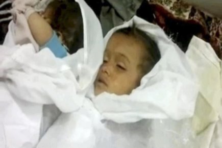Un évêque du côté d'Assad Cette photo tirée du réseau Shaam News Network... (Photo: Shaam News Network/AP)