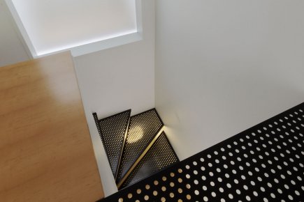 Lumière sur l'escalier Ici, un aménagement en acier perforé a été... (Photo fournie par _naturehumaine)