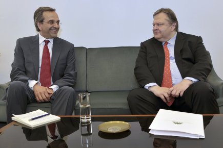 Les finances de l'Europe restent un champ miné Le gagnant des élections de dimanche, Antonis Samaras,... (PHOTO LOUISA GOULIAMAKI, REUTERS)