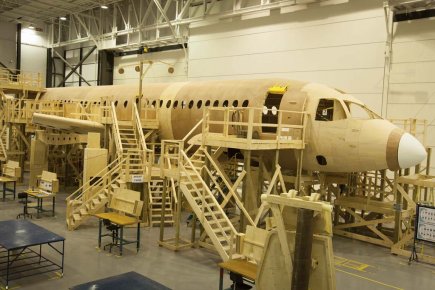 Cseries: avion de bois, oiseau d'acier Des employés de Bombardier ont fabriqué un modèle... (Photo: Bombardier)